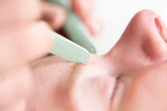 Kosmetolog til bryn og vipper nær Odense og Bogense